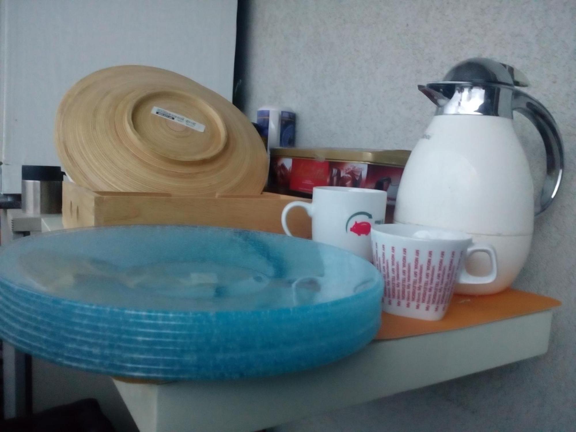 Dominant Studio Hostel With Free Parking For Preregistered Drivers & Garage With Cctv Bratislava Quarto foto